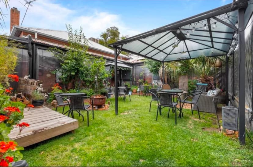 Evans Hotel Bed & Breakfast Bealiba 12