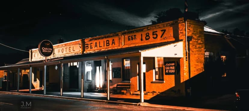 Evans Hotel Bed & Breakfast Bealiba 1