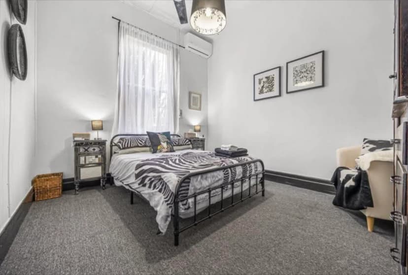 Evans Hotel Bed & Breakfast Bealiba 4
